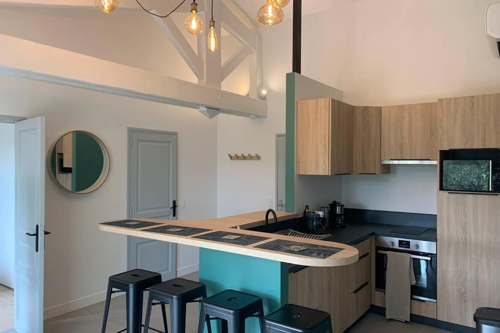 Charmant Appartement T2 Au Coeur Des Vignes Cogolin Exterior foto