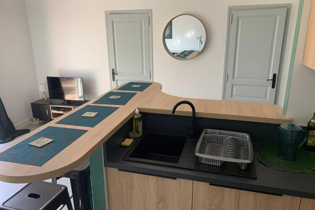 Charmant Appartement T2 Au Coeur Des Vignes Cogolin Exterior foto