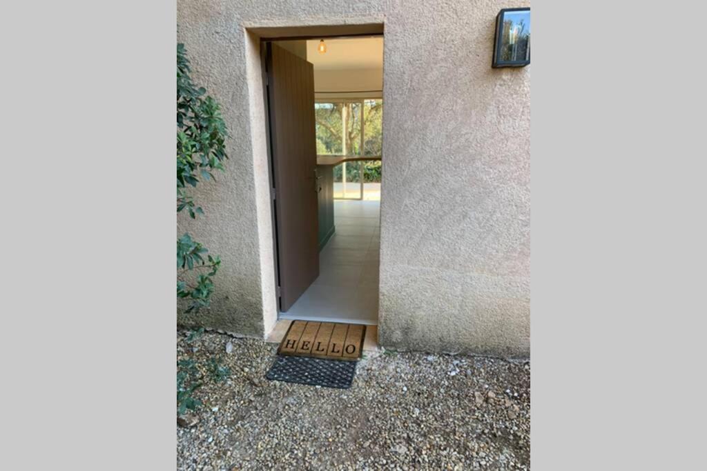 Charmant Appartement T2 Au Coeur Des Vignes Cogolin Exterior foto