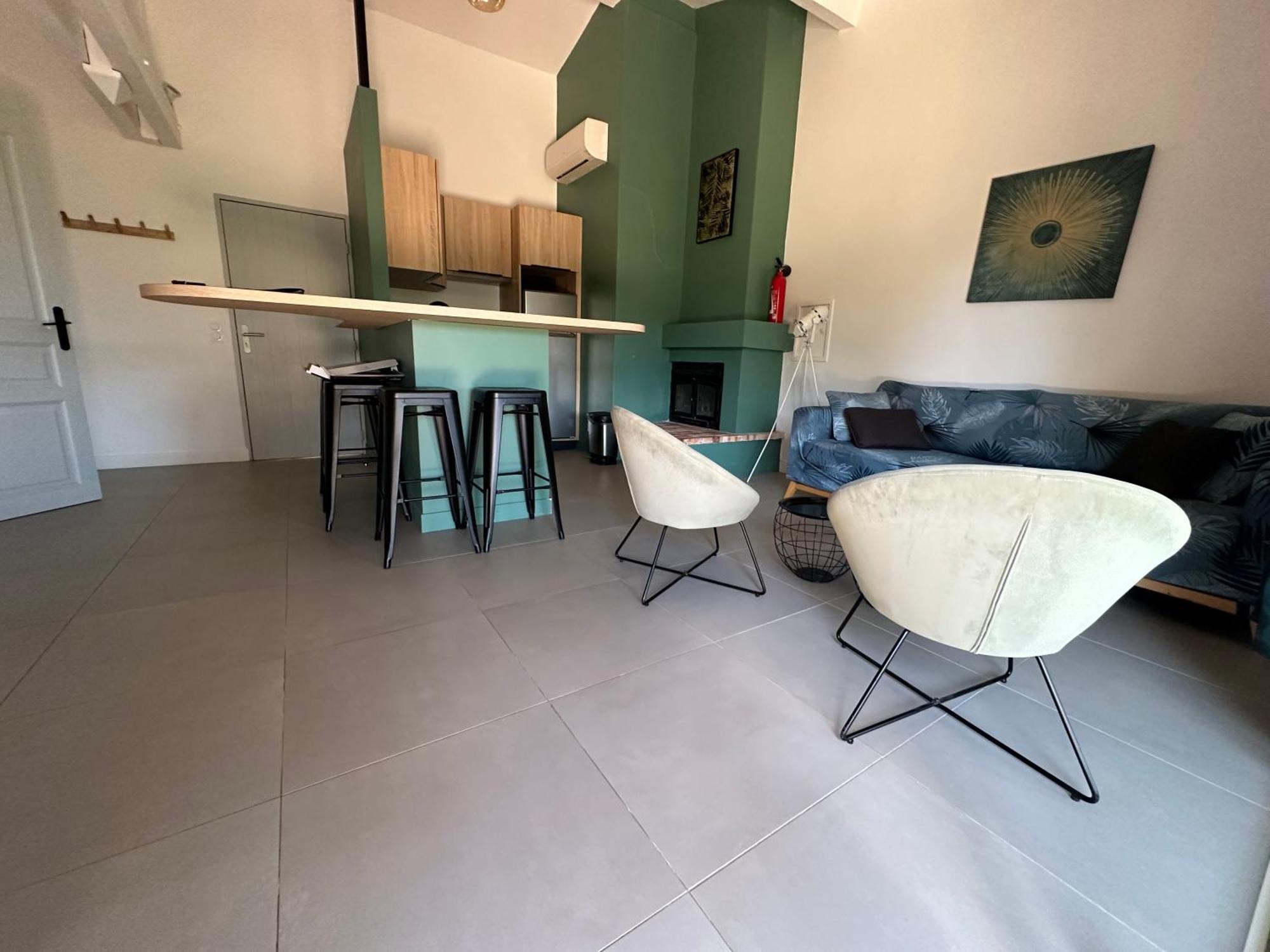 Charmant Appartement T2 Au Coeur Des Vignes Cogolin Exterior foto