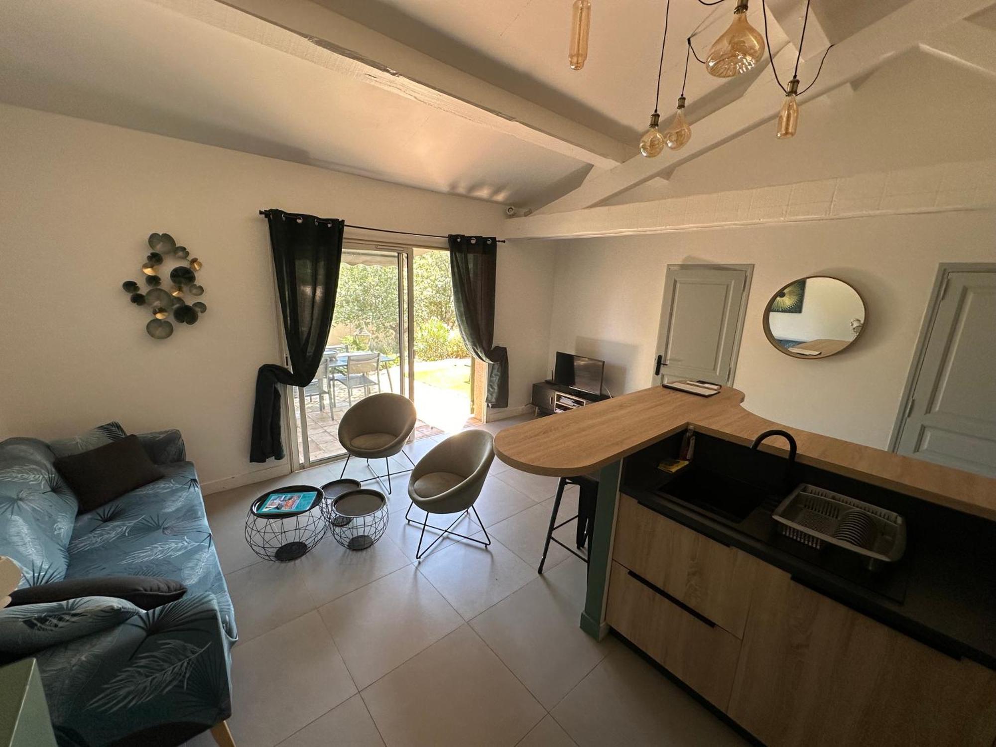 Charmant Appartement T2 Au Coeur Des Vignes Cogolin Exterior foto